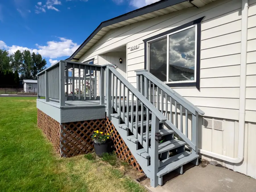 3306 E 4th Ct, Mead, WA 99021 - #3