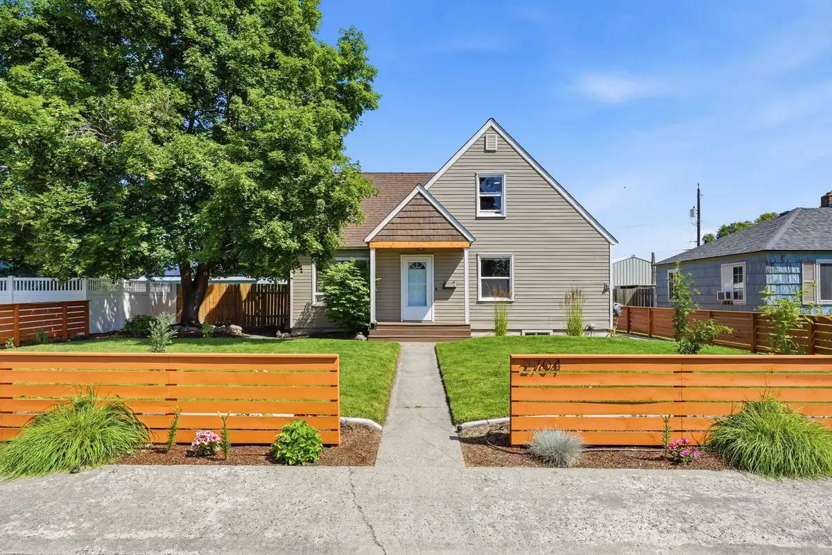2704 W Queen Ave, Spokane, WA 99205 - #1