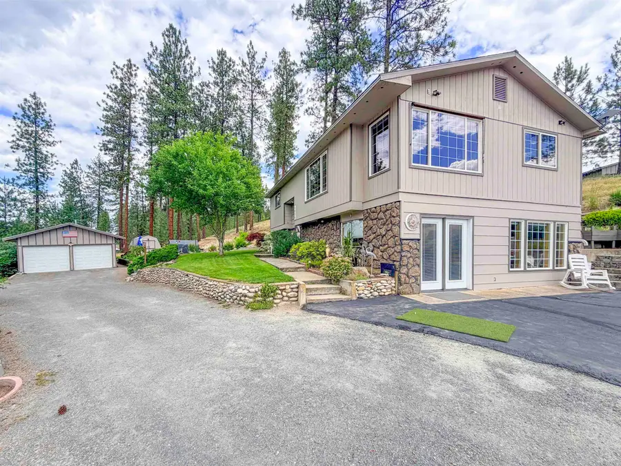 1338 W Old Kettle Rd, Kettle Falls, WA 99141 - #3