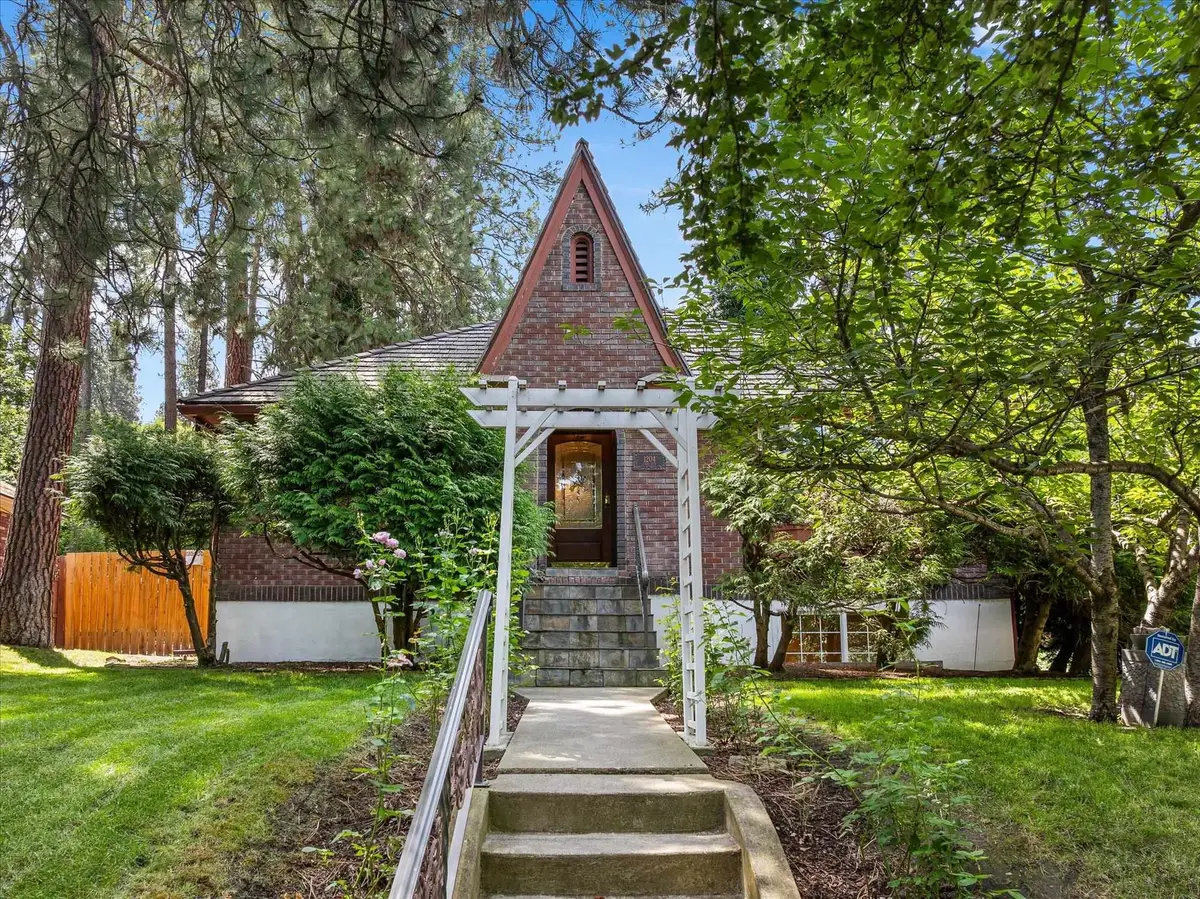 1204 E 18th Ave, Spokane, WA 99203 - #1