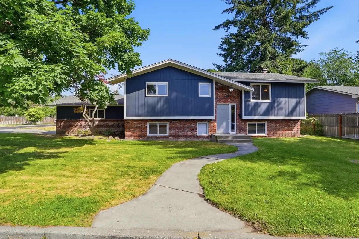 2205 E 49th Ave, Spokane, WA 99223 - #1