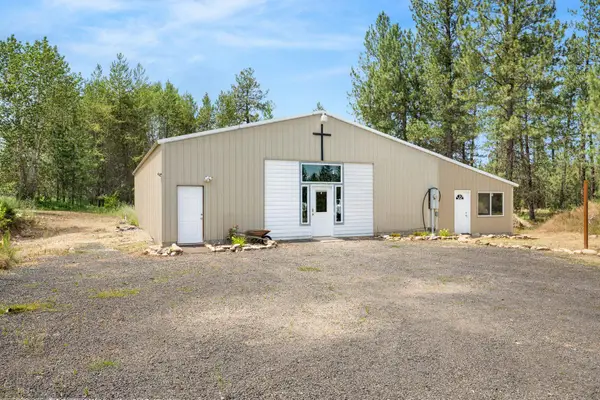 26811 N Yale Rd, Chattaroy, WA 99003
