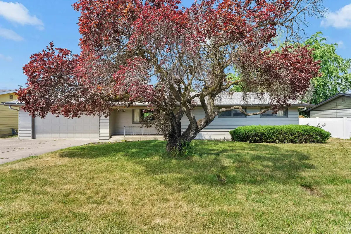 11807 E 16th Ave, Spokane Valley, WA 99206 - #1