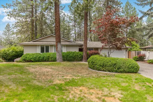 1006 W Bellwood Dr, Spokane,  99218