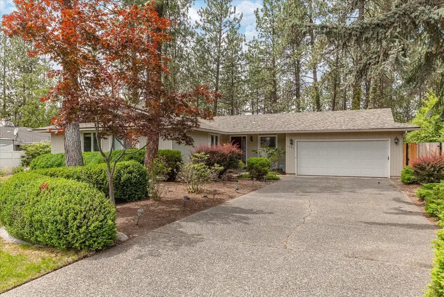 1006 W Bellwood Dr, Fairwood, WA 99218 - #2