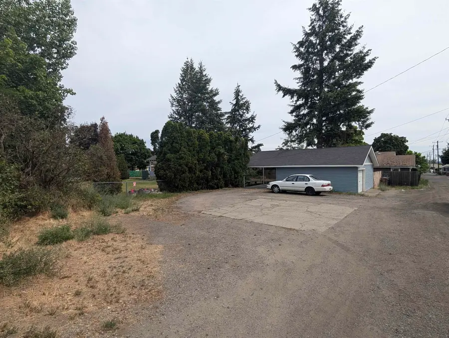 4511 N Maple St, Spokane, WA 99205 - #3