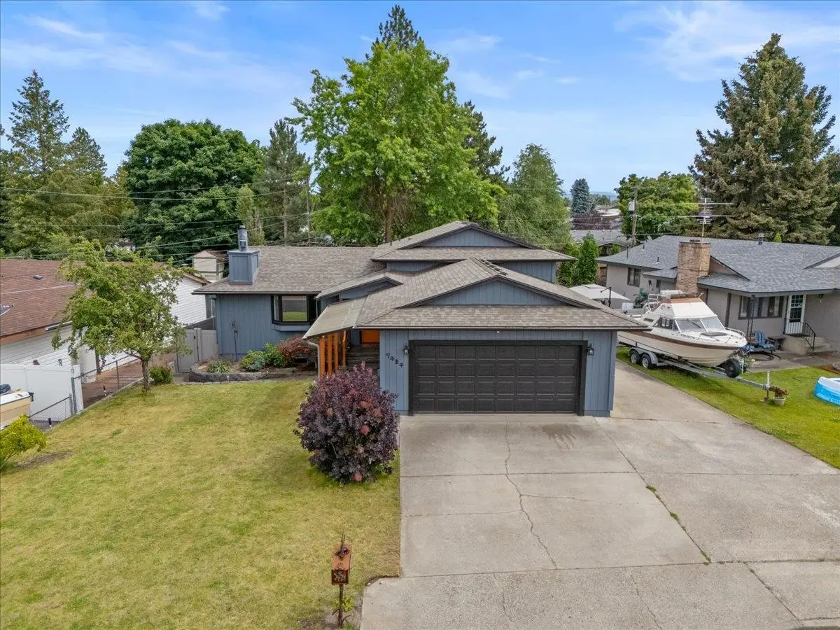 7424 N Lidgerwood St, Spokane, WA 99208 - #1