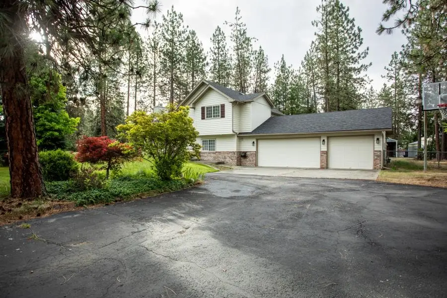 16810 N Wylie Dr, Nine Mile Falls, WA 99026 - #1