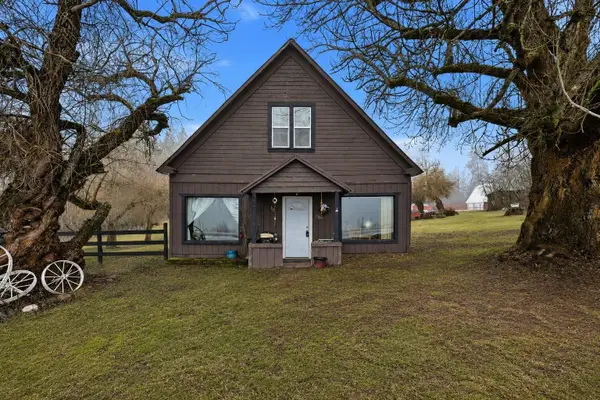 305 River Rd, Usk, WA 99180