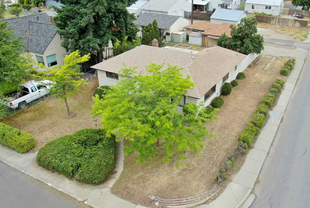 2604 W Crown Ave, Spokane, WA 99205 - #1