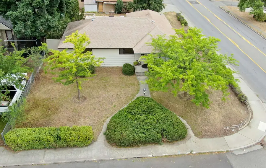 2604 W Crown Ave, Spokane, WA 99205 - #2