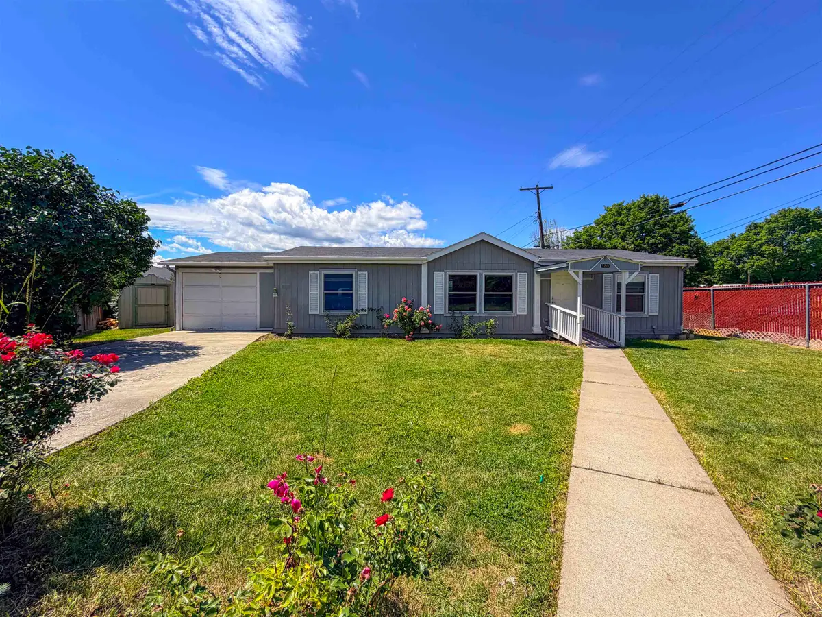 580 S Madison St, Colville, WA 99114 - #1
