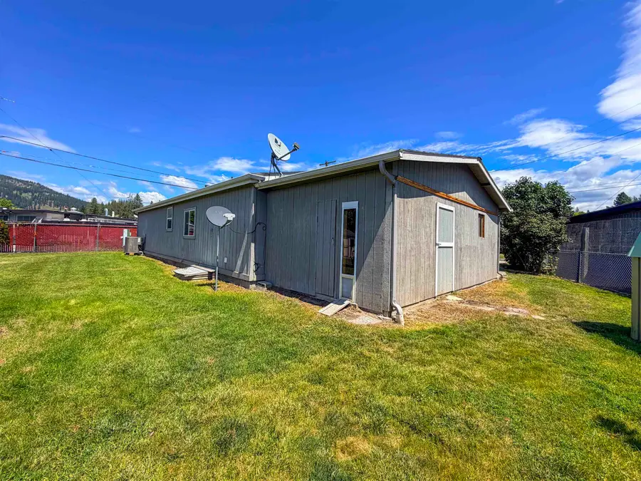 580 S Madison St, Colville, WA 99114 - #3