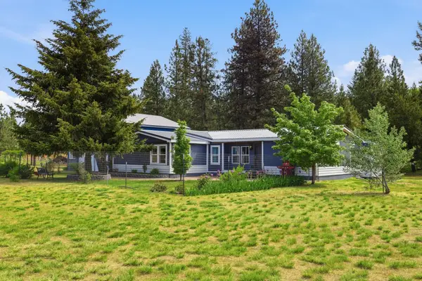 31810 N Schwachtgen Rd, Chattaroy, WA 99003