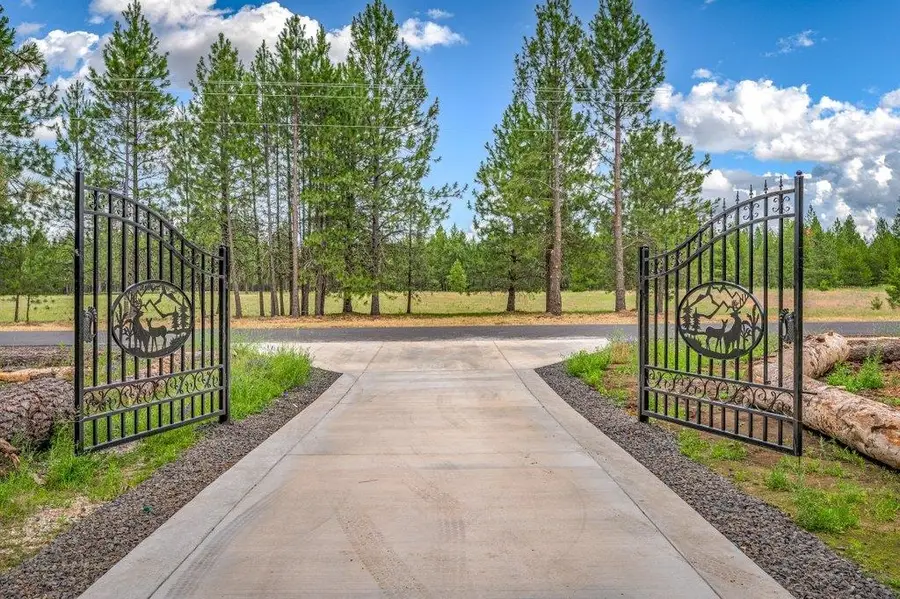 1015 W Montgomery Rd, Deer Park, WA 99006 - #2