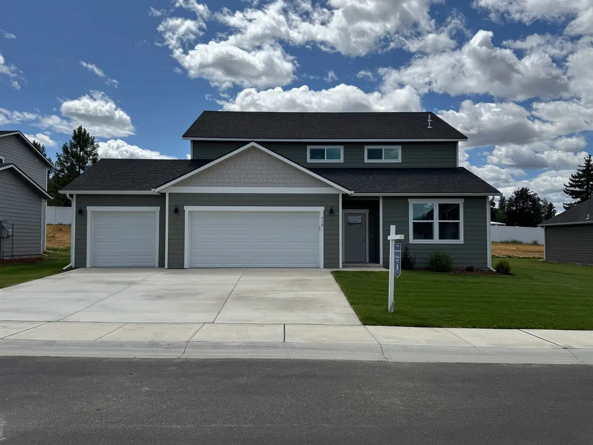 710 E 4th St, Deer Park, WA 99006 - #1