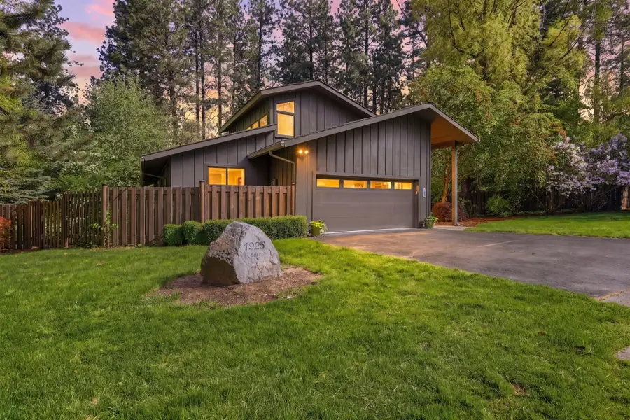 1925 E Rockwood Blvd, Spokane, WA 99203 - #2