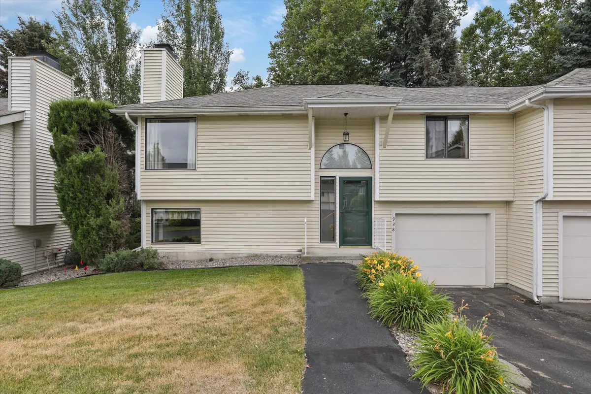 938 E Calkins Dr, Spokane, WA 99208 - #1