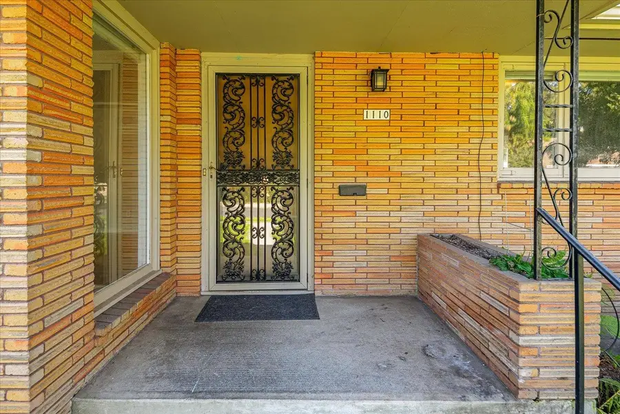 1110 E 28th Ave, Spokane, WA 99203 - #3