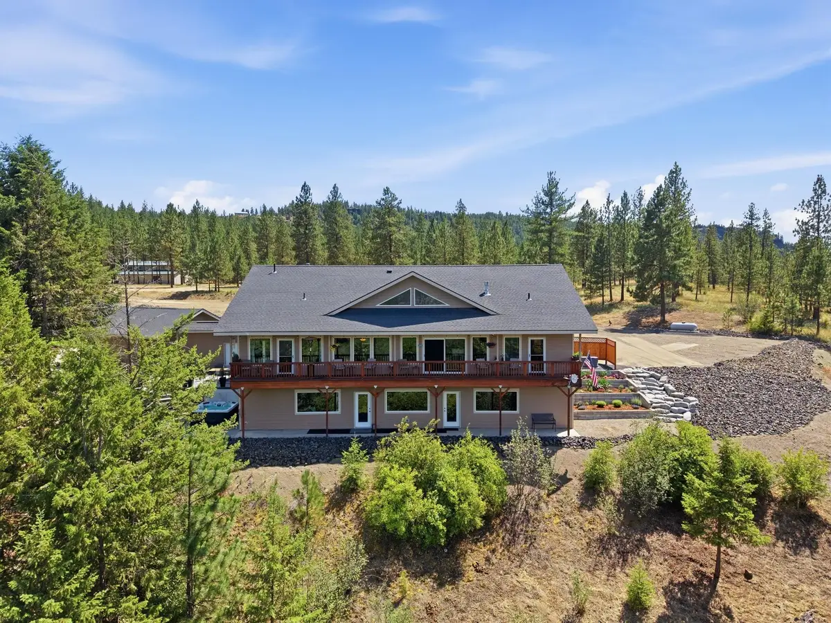 21413 W South Bank Rd, Nine Mile Falls, WA 99026 - #1