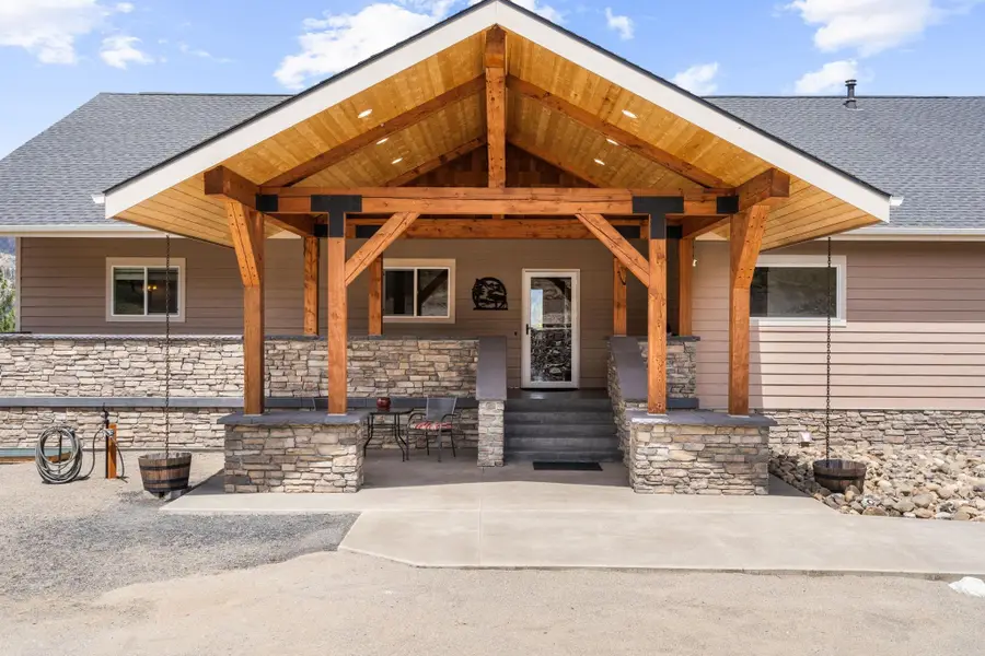 21413 W South Bank Rd, Nine Mile Falls, WA 99026 - #2