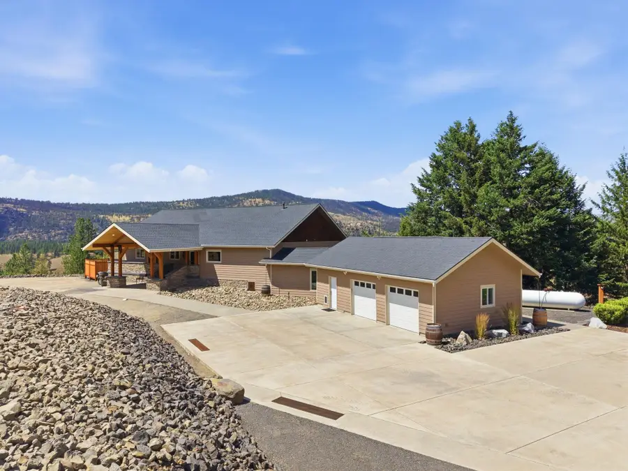 21413 W South Bank Rd, Nine Mile Falls, WA 99026 - #3
