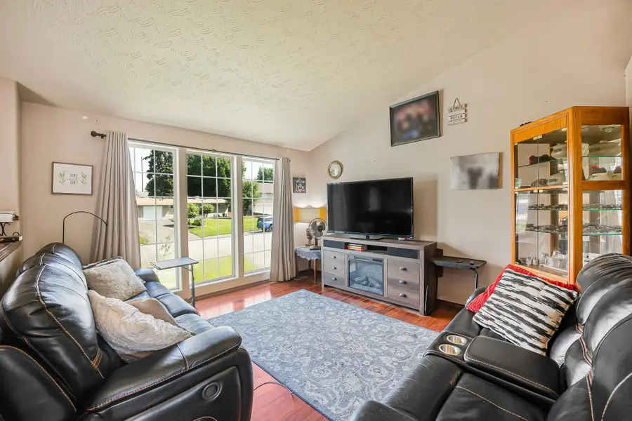 11202 E 17th Ave, Spokane Valley, WA 99206 - #3