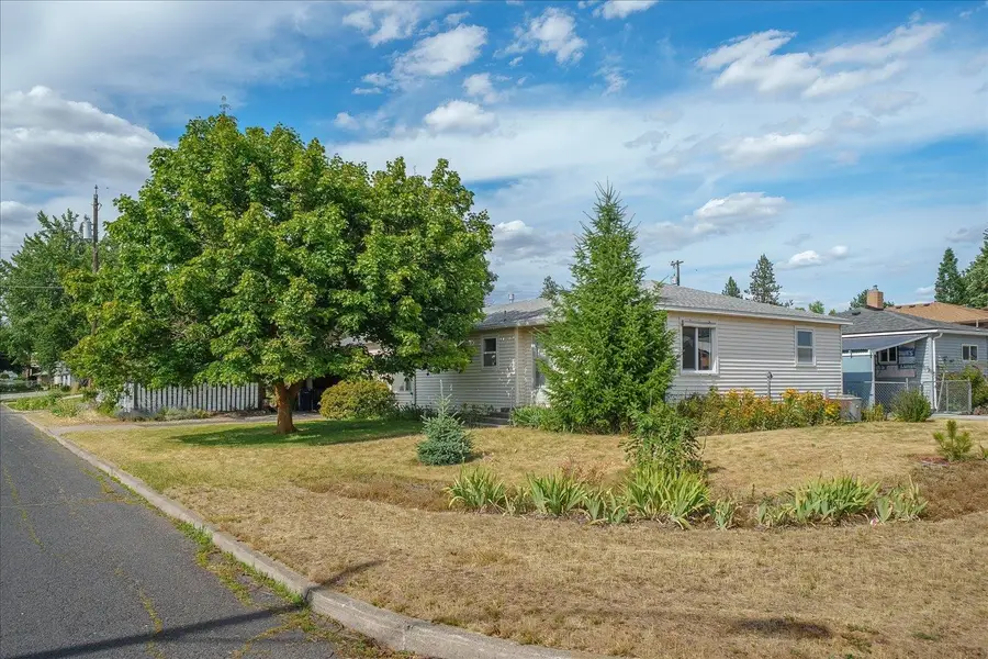 3706 N Belt St, Spokane, WA 99205 - #3
