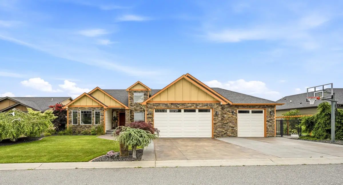 8604 E Black Oak Ln, Spokane, WA 99217 - #1