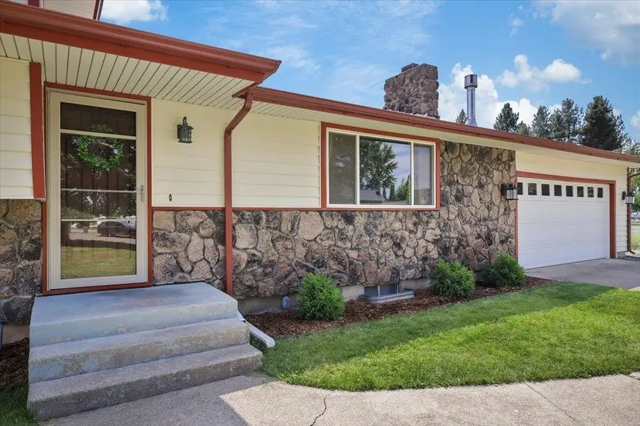509 S Cavalier Ct, Greenacres, WA 99016 - #3