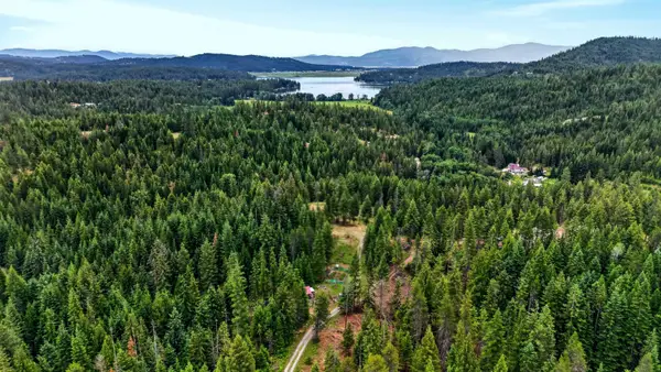 14408 N Mountain View Ln, Newman Lake, WA 99025