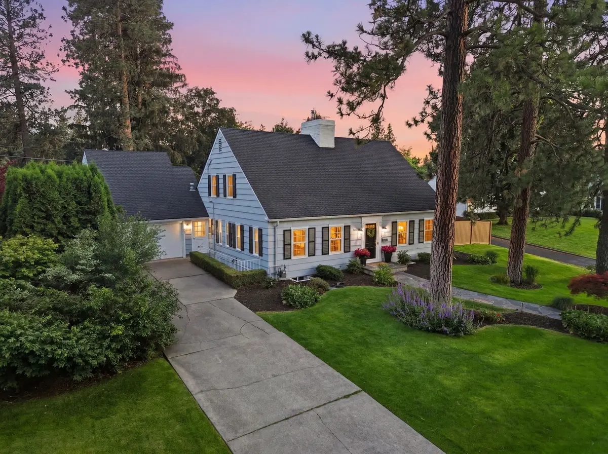 1204 E Overbluff Rd, Spokane, WA 99203 - #1