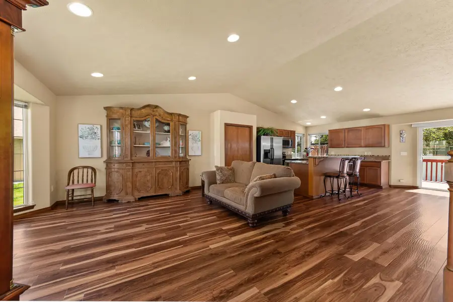 9602 E Hoffman Ln, Spokane, WA 99206 - #3