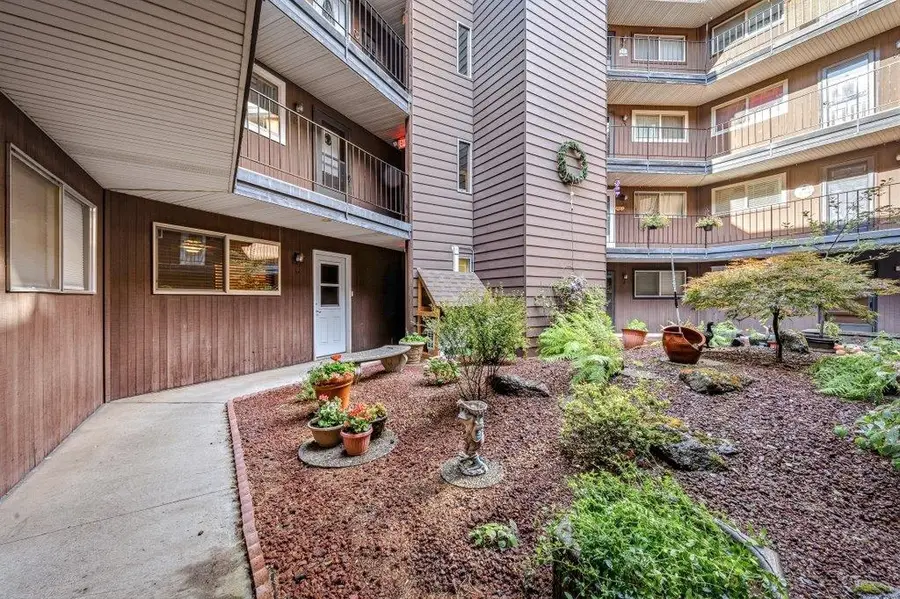 9020 N Country Homes Blvd #6, Spokane, WA 99218 - #2