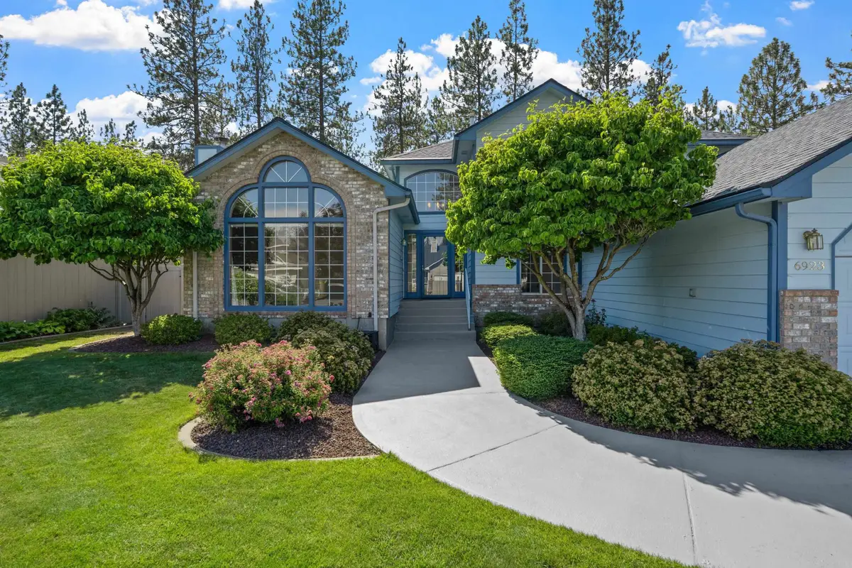 6923 N Douglass St, Spokane, WA 99208 - #1
