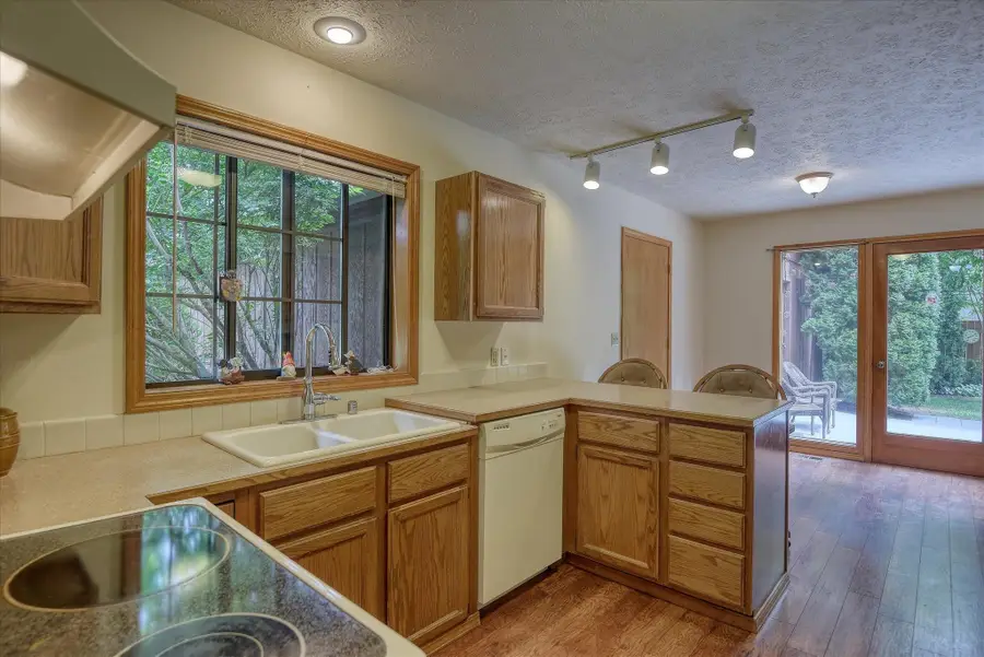 4916 Greenleaf Ave, Mead, WA 99021 - #3