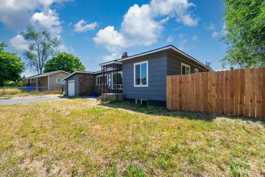 44 E Graves Rd, Spokane, WA 99218 - #3