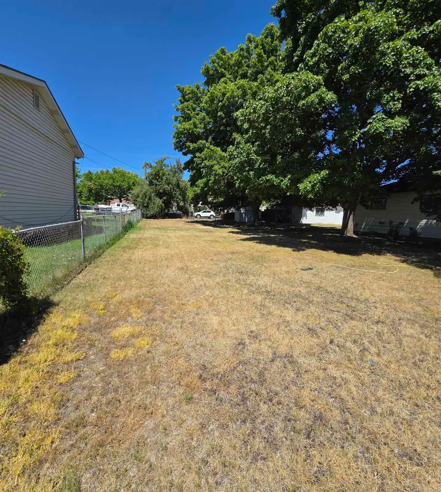 2417 E Empire Ave, Spokane, WA 99207 - #3