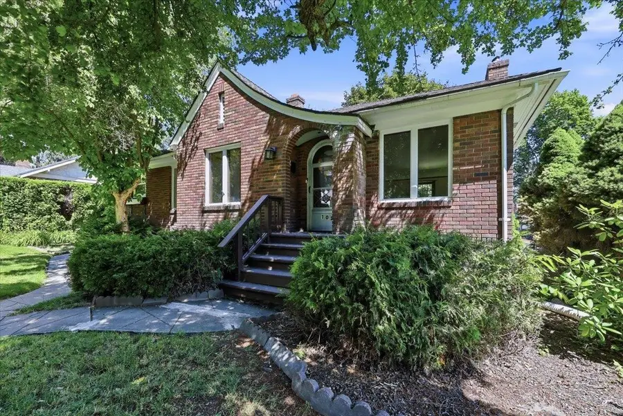 1027 E 17th Ave, Spokane, WA 99203 - #2