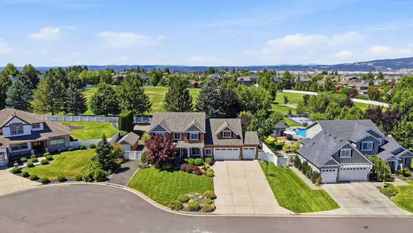 17211 E Rosemont Ln, Greenacres, WA 99016