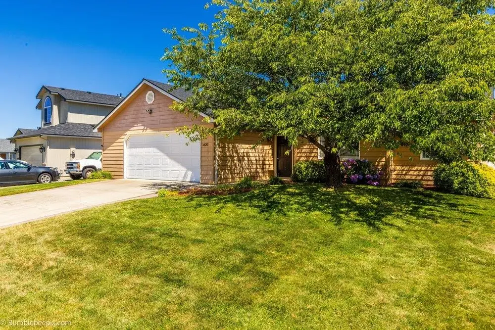 1620 N Rio Grande Ln, Greenacres, WA 99016 - #1