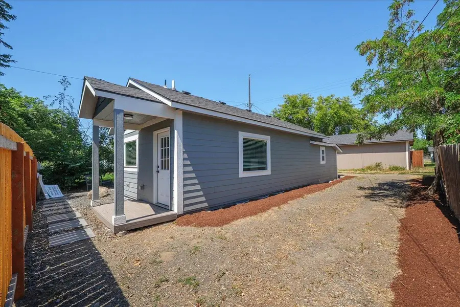 2203 E Glass Ave, Spokane, WA 99207 - #2