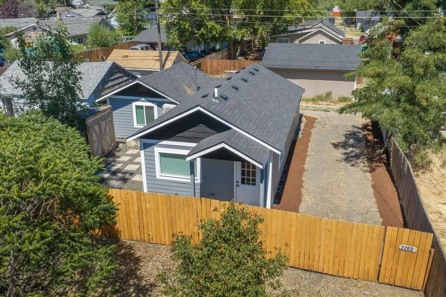 2203 E Glass Ave, Spokane, WA 99207 - #3