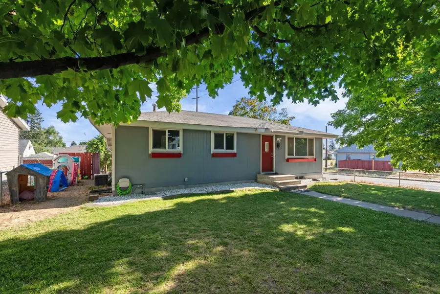 1404 E Gordon Ct, Spokane, WA 99207 - #2