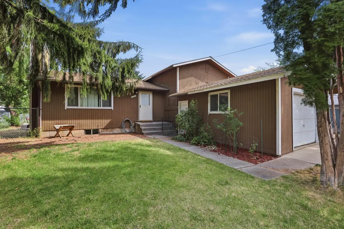 11319 E Grace Ave, Spokane Valley, WA 99206 - #1