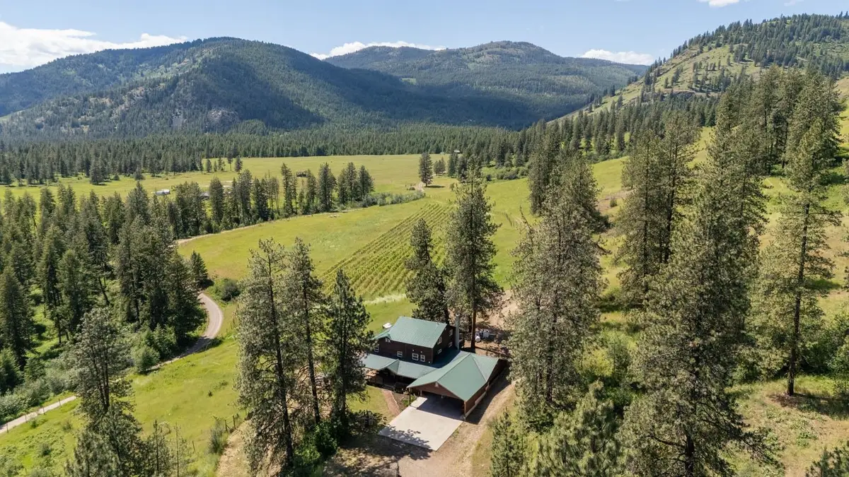 3439 B Northport Flat Creek Rd, Kettle Falls, WA 99141 - #1