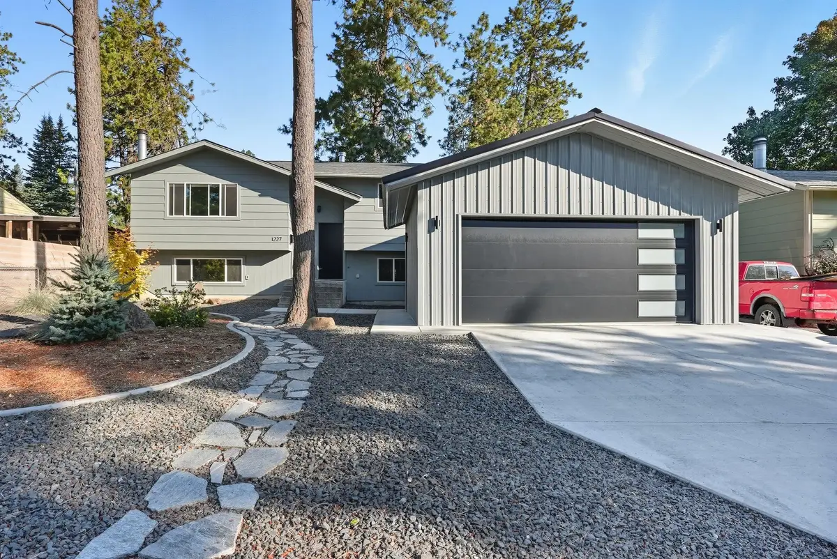 1227 E 36th Ave, Spokane, WA 99203 - #1