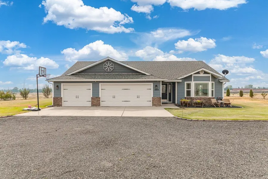 1009 S Bartholomew St, Medical Lake, WA 99022 - #2