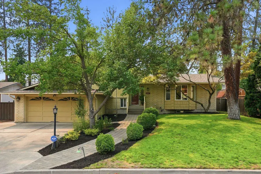 8517 N Greenwood St, Spokane, WA 99208 - #2