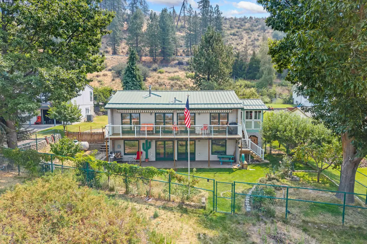 4130 Friday Bay Ln, Seven Bays, WA 99122 - #1